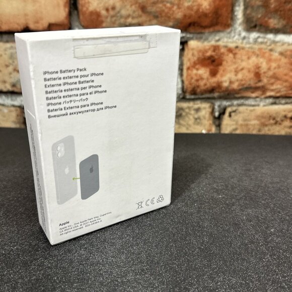 Apple MagSafe Battery Pack For IPhone MJWY3AM/A Model A2384 W/ Box - Picture 4 of 5